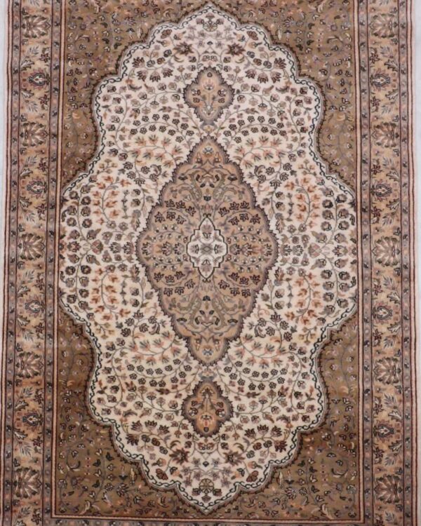 Ivory Hand Knotted Jaipur Rug 6 X 9 Area Rug