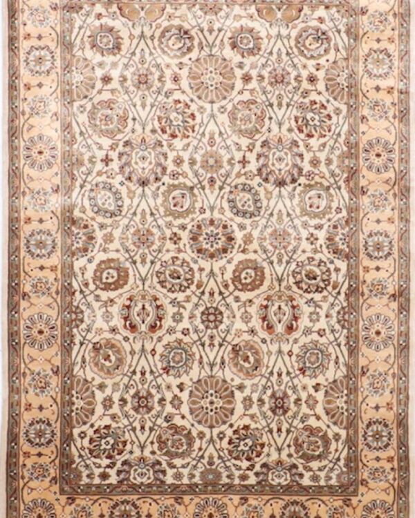Jaipur Ivory Hand Knotted 4'0 X 6'1 Area Rug